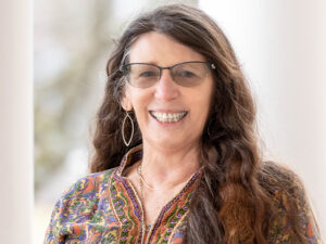 Christine-Floether-Master_Feature_List_Cards_560X420 Photos